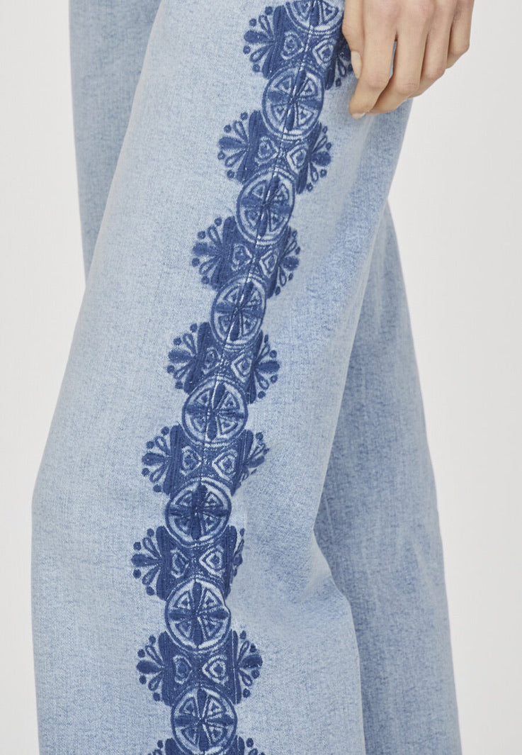 Embroidery Jeans