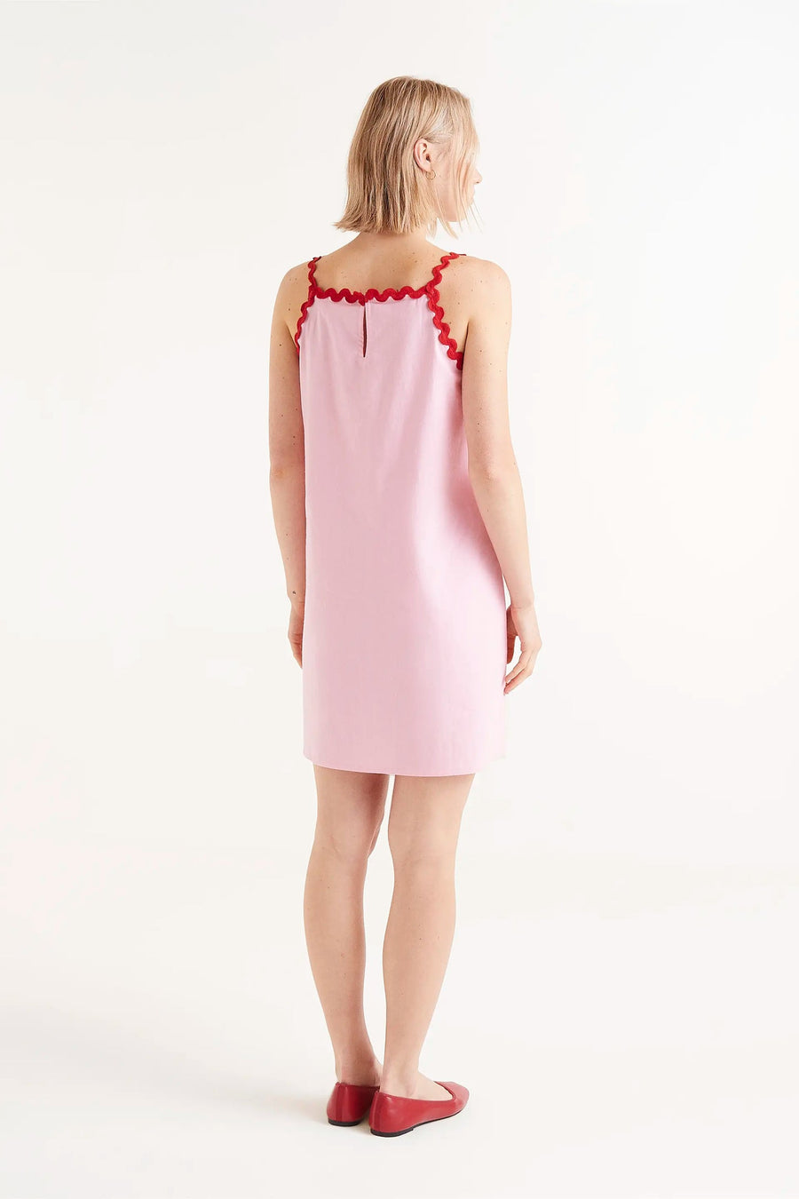 Short pink picunela dress