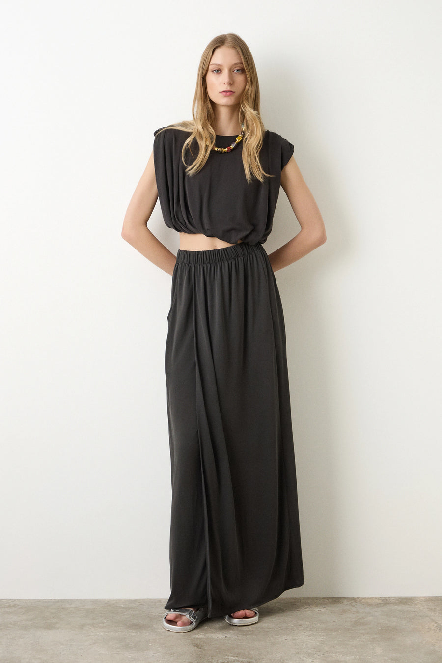 High waisted maxi skirt with slit