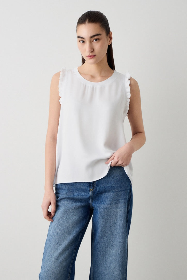 Top with frills on the sleeves white