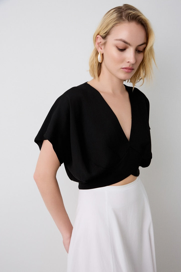 Crop top with short sleeves and pleats