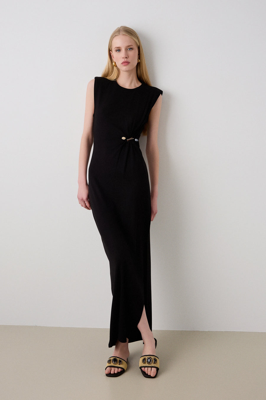 Maxi dress with cut-out and decorative hoop